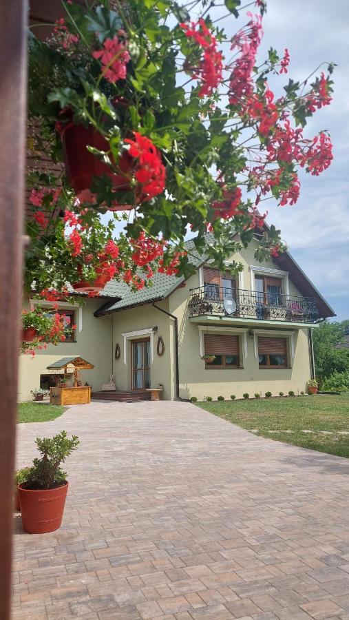 U Gosi Zator Villa Exterior photo